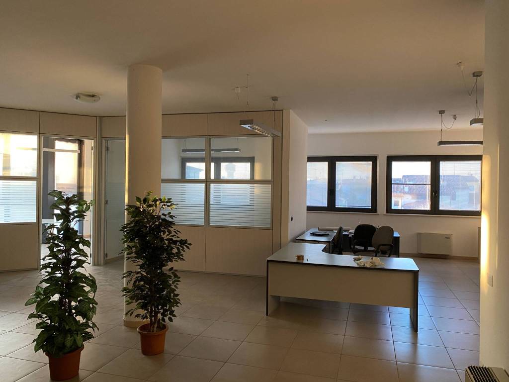 ufficio in affitto a Villafranca di Verona