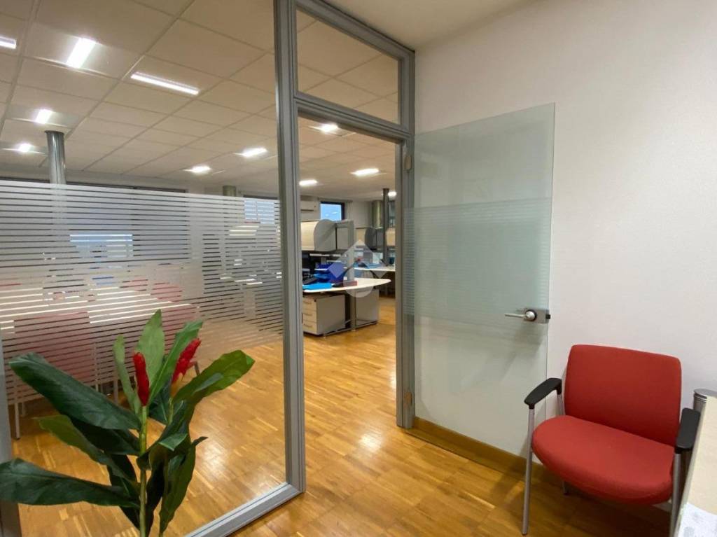 ufficio in affitto a Villafranca di Verona in zona Dossobuono