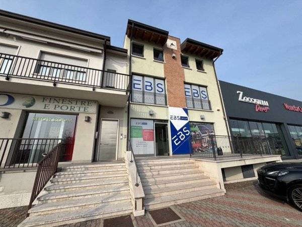 negozio in affitto a Villafranca di Verona