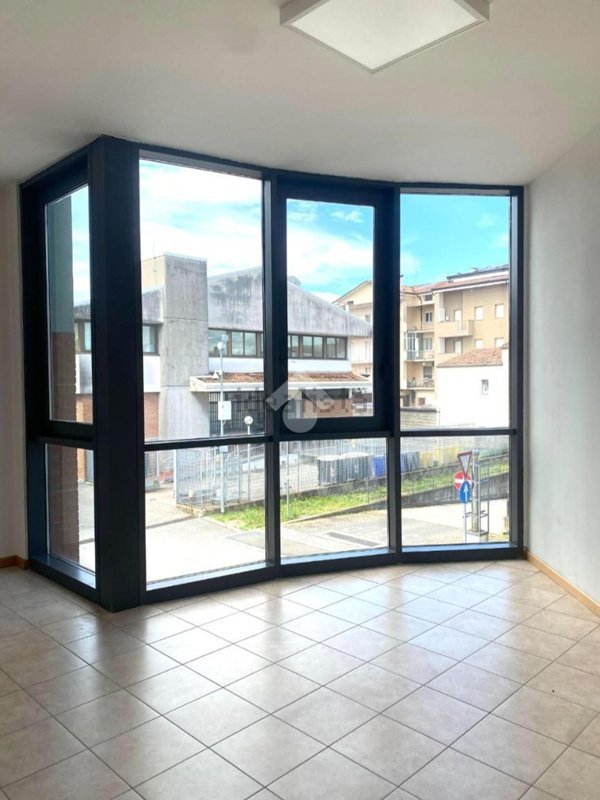 ufficio in affitto a Villafranca di Verona