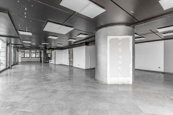 negozio in affitto a Villafranca di Verona