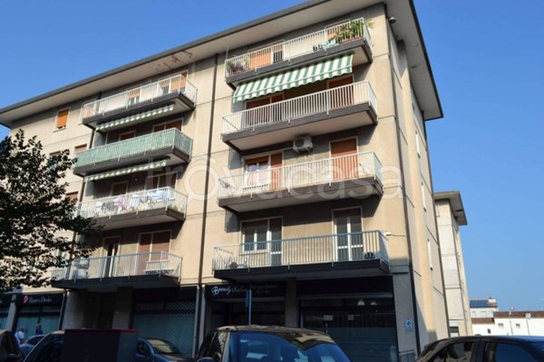 ufficio in affitto a Villafranca di Verona