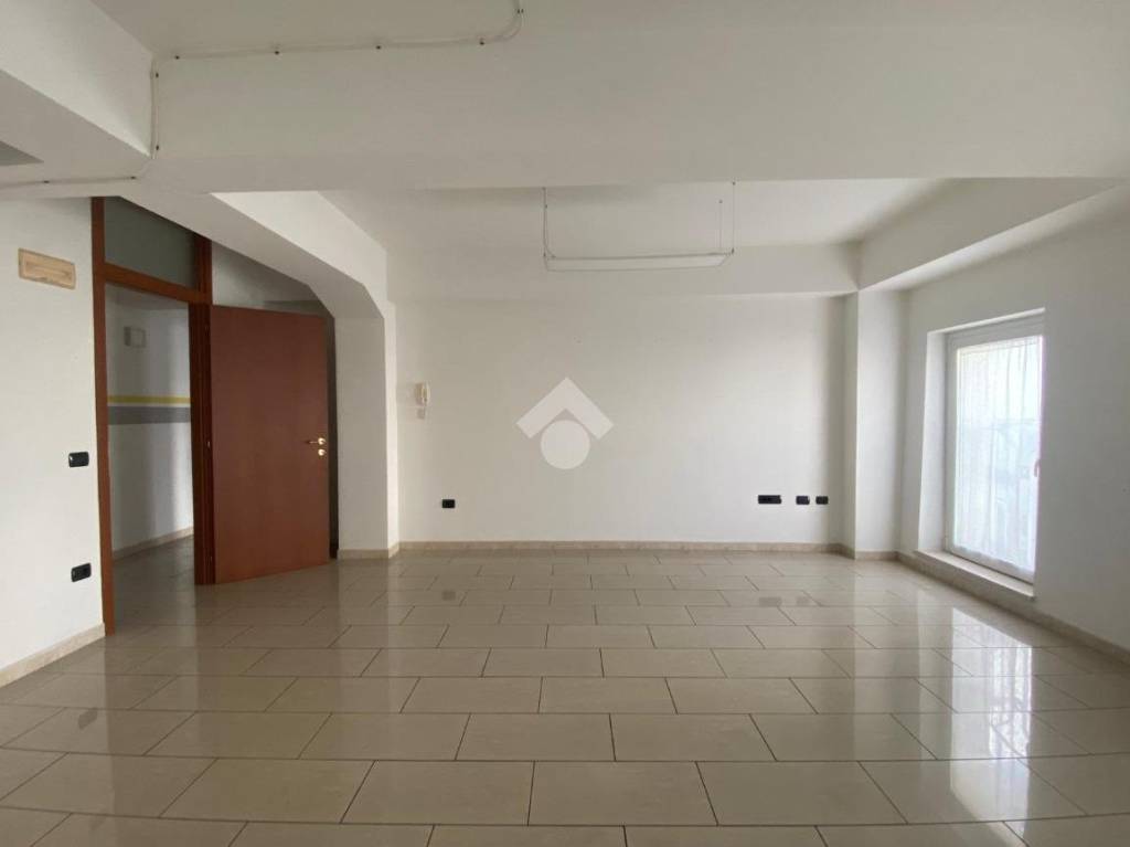 ufficio in affitto a Villafranca di Verona