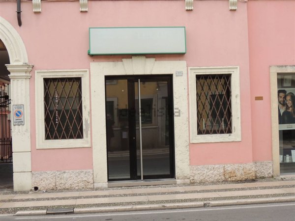 ufficio in affitto a Villafranca di Verona