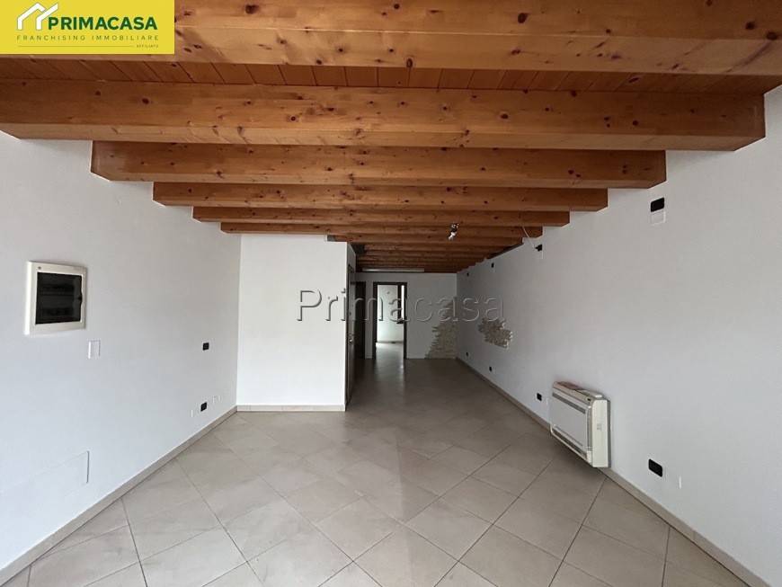 negozio in affitto a Villafranca di Verona