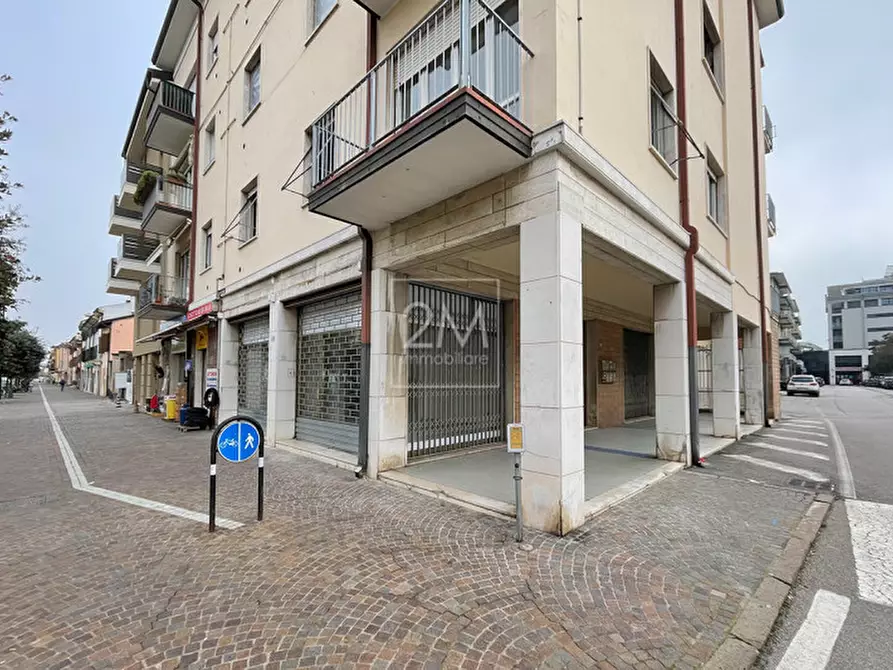 negozio in affitto a Villafranca di Verona