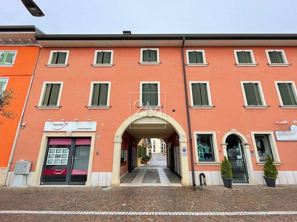 negozio in affitto a Villafranca di Verona