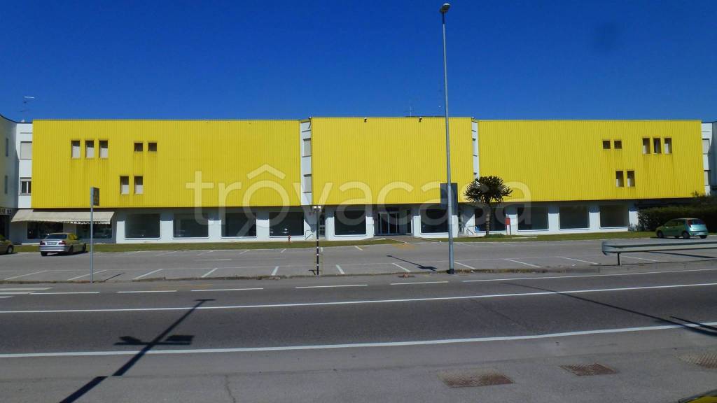 negozio in affitto a Villafranca di Verona