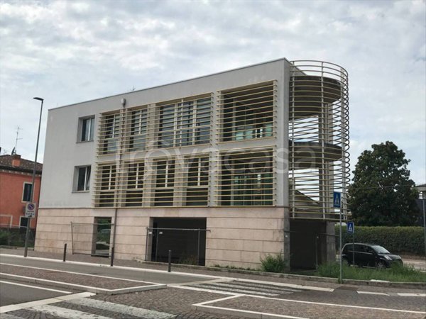 ufficio in affitto a Villafranca di Verona