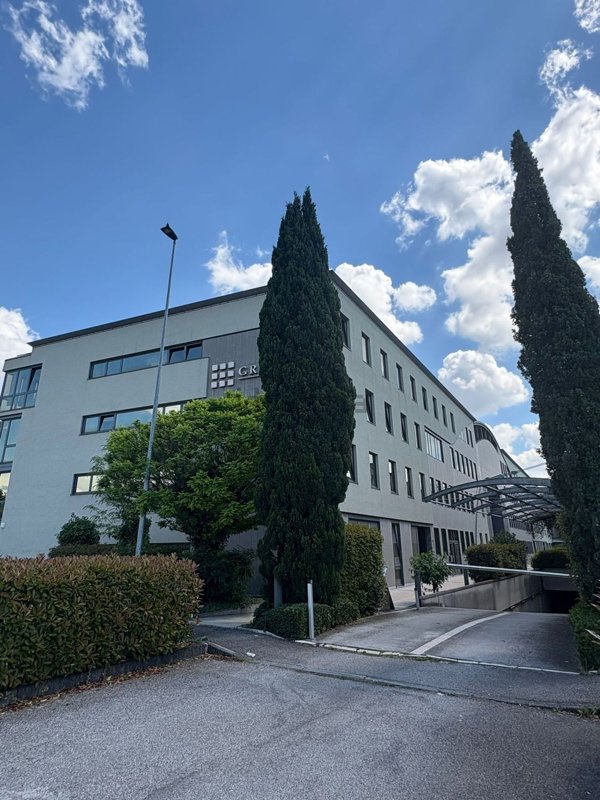 ufficio in affitto a Villafranca di Verona in zona Dossobuono