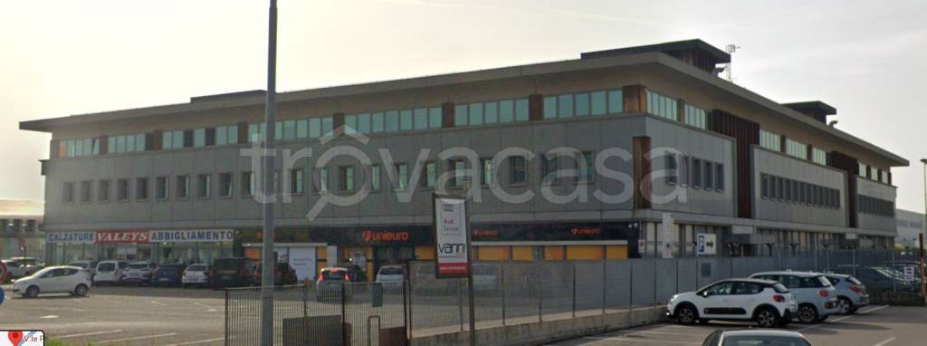 ufficio in affitto a Villafranca di Verona in zona Caluri