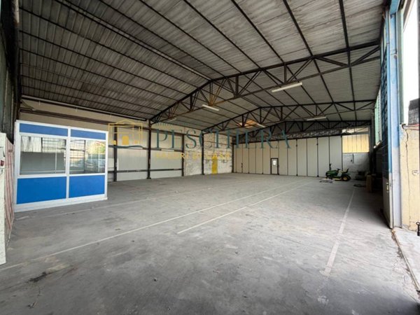 locale commerciale in affitto a Villafranca di Verona in zona Quaderni
