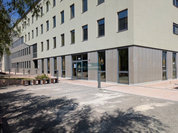 ufficio in affitto a Villafranca di Verona in zona Dossobuono