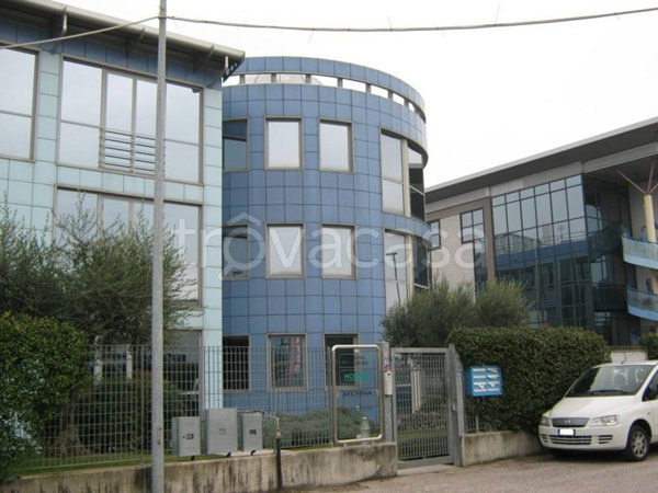 ufficio in affitto a Zevio in zona Campagnola