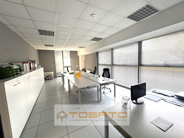 ufficio in affitto a Zevio