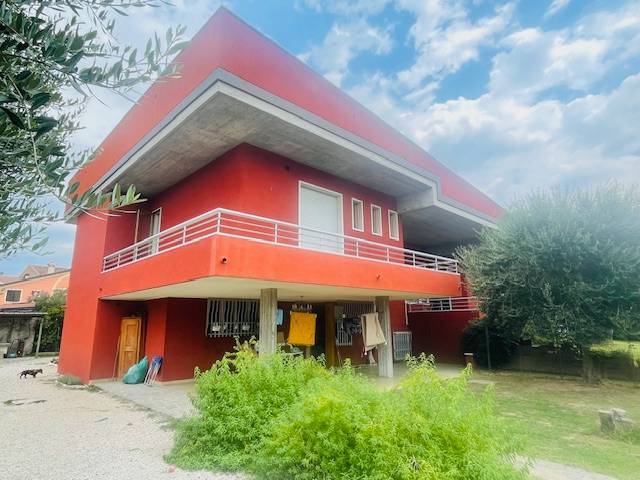 casa indipendente in affitto a Zevio