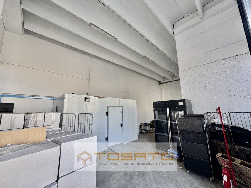 locale commerciale in affitto a Zevio