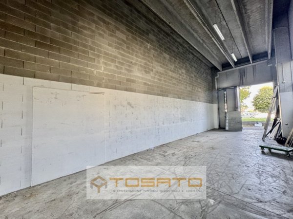 locale commerciale in affitto a Zevio