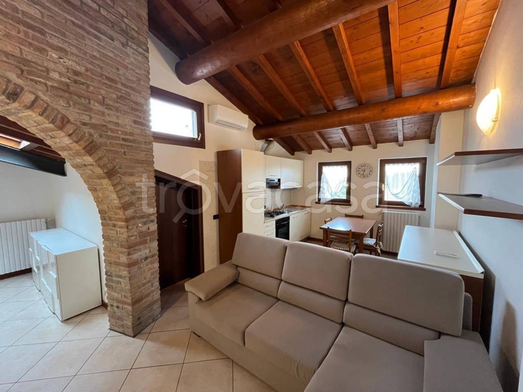 appartamento in affitto a Zevio