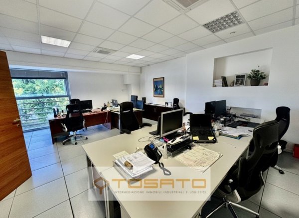 ufficio in affitto a Zevio in zona Santa Maria