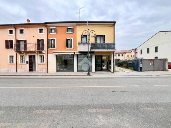negozio in affitto a Zevio