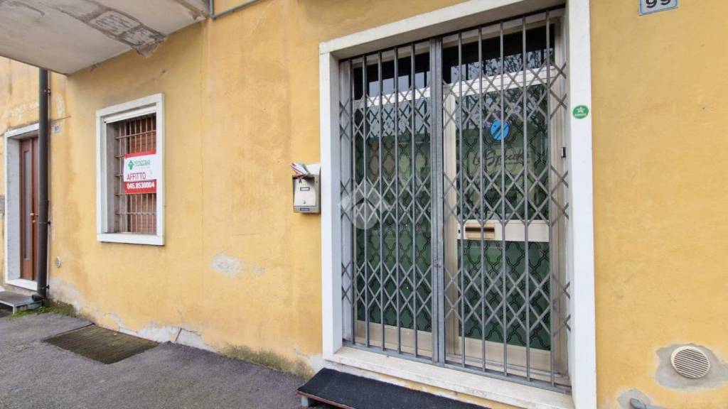 negozio in affitto a Zevio