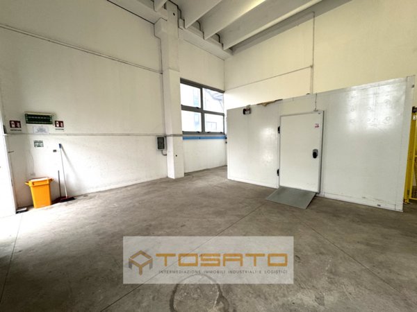 locale commerciale in affitto a Zevio in zona Campagnola