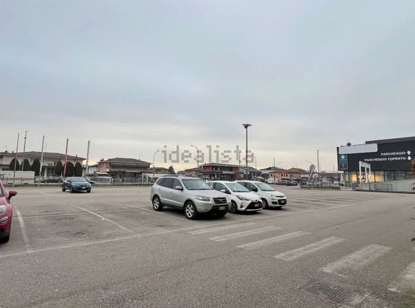 negozio in affitto ad Altavilla Vicentina