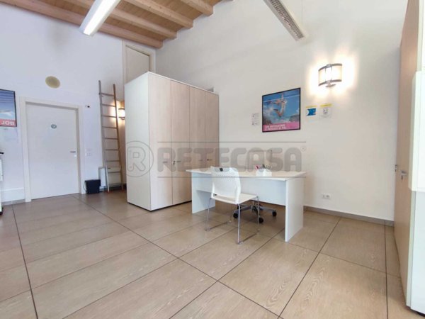 locale commerciale in affitto ad Arzignano in zona San Bortolo