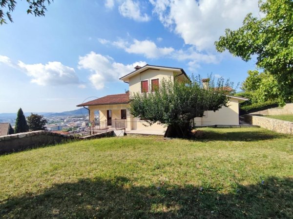 casa indipendente in affitto ad Arzignano in zona Castello