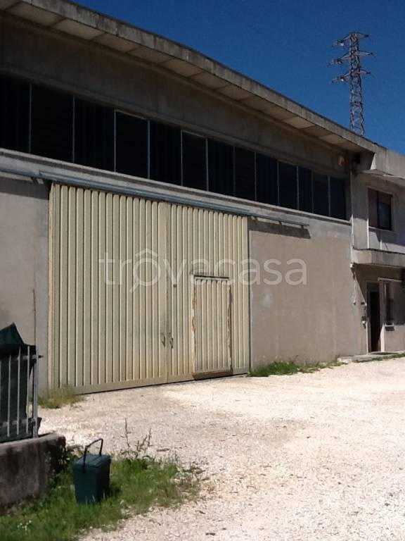 locale commerciale in affitto ad Arzignano