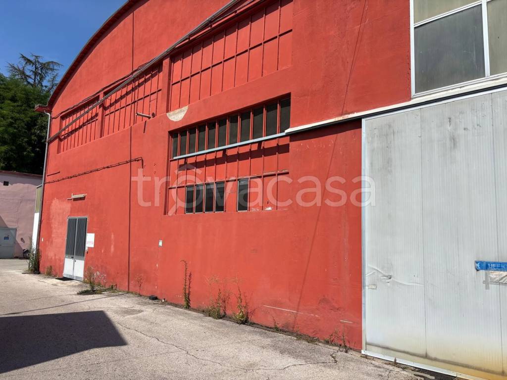 locale commerciale in affitto ad Arzignano