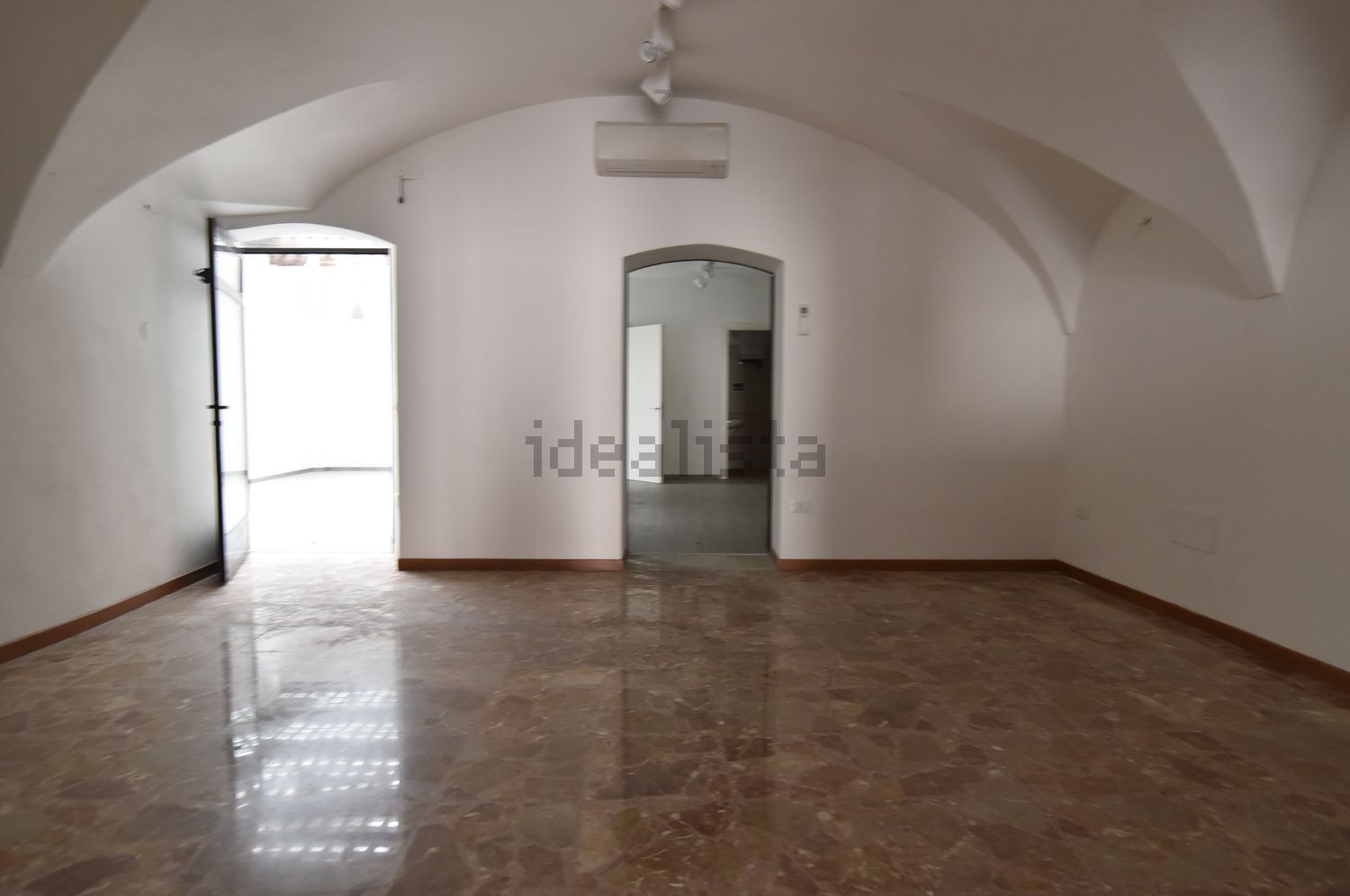 negozio in affitto a Bassano del Grappa