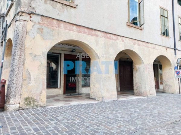 negozio in affitto a Bassano del Grappa