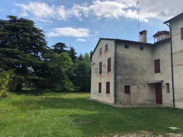 casa indipendente in affitto a Bassano del Grappa in zona Sant'Eusebio
