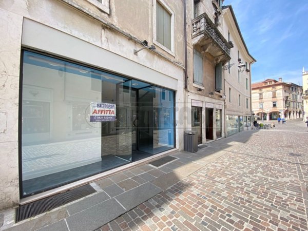 negozio in affitto a Bassano del Grappa