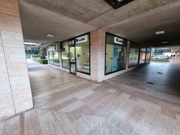 negozio in affitto a Bassano del Grappa