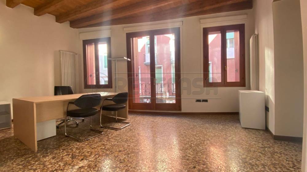 ufficio in affitto a Bassano del Grappa