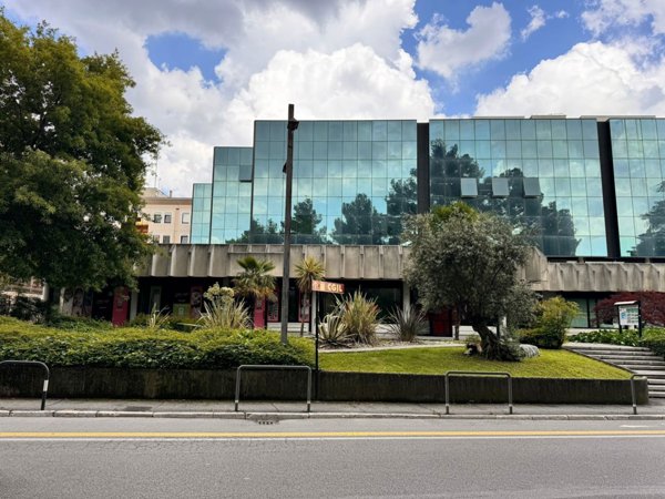 locale commerciale in affitto a Bassano del Grappa