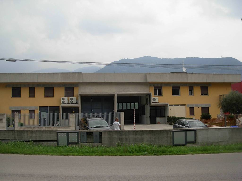 locale commerciale in affitto a Bassano del Grappa in zona Sant'Eusebio
