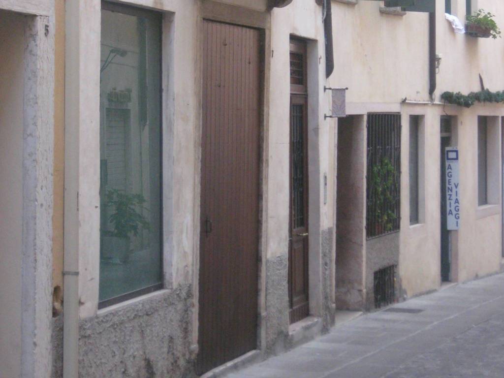 negozio in affitto a Bassano del Grappa