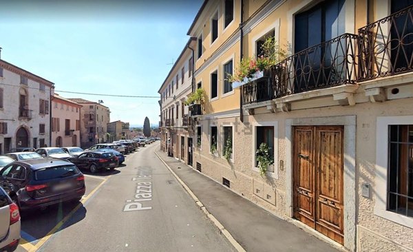 locale commerciale in affitto a Bassano del Grappa