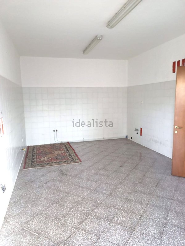 negozio in affitto a Bassano del Grappa