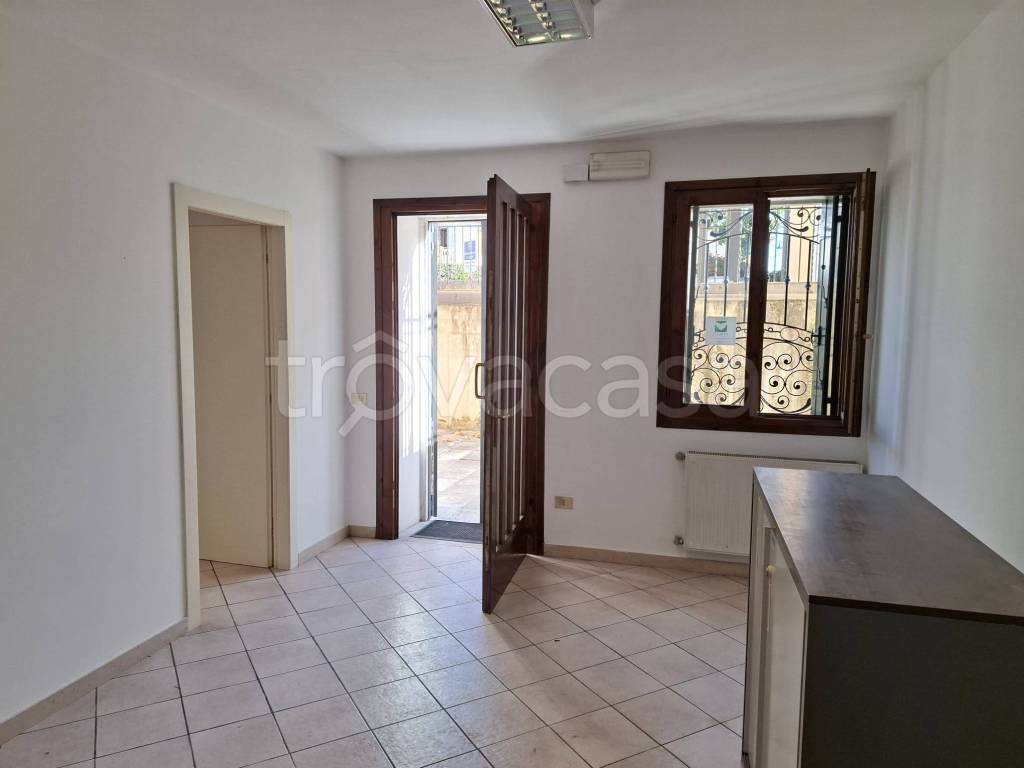 ufficio in affitto a Bassano del Grappa