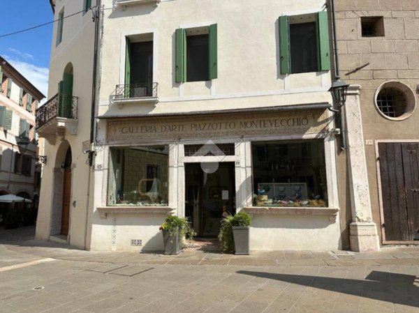 negozio in affitto a Bassano del Grappa