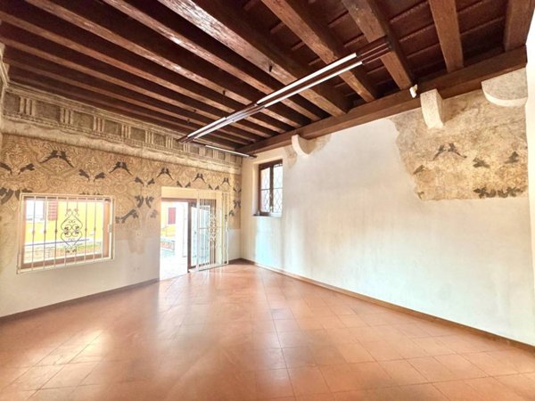 negozio in affitto a Bassano del Grappa