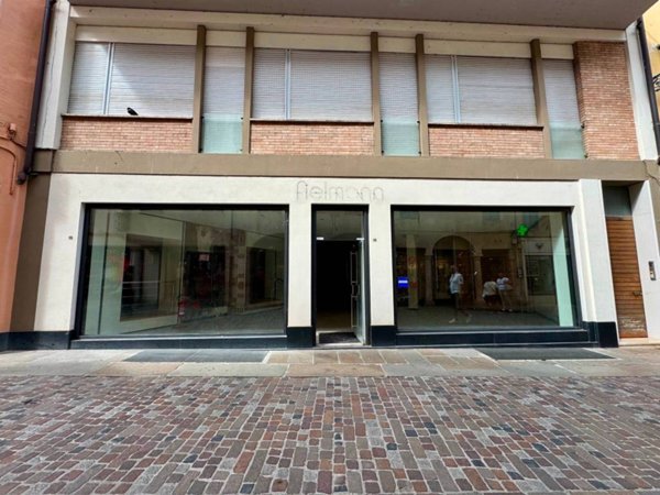 negozio in affitto a Bassano del Grappa