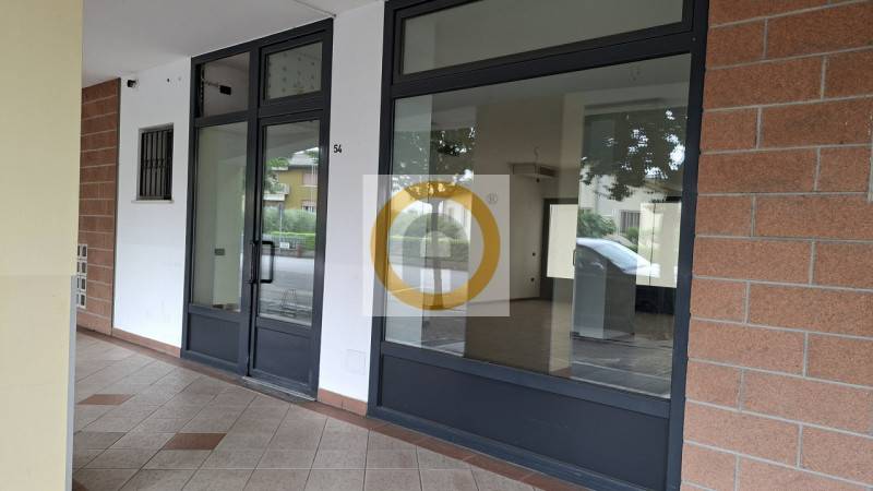 negozio in affitto a Bassano del Grappa