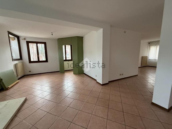 ufficio in affitto a Bassano del Grappa