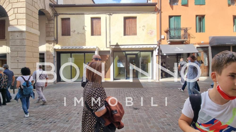 negozio in affitto a Bassano del Grappa